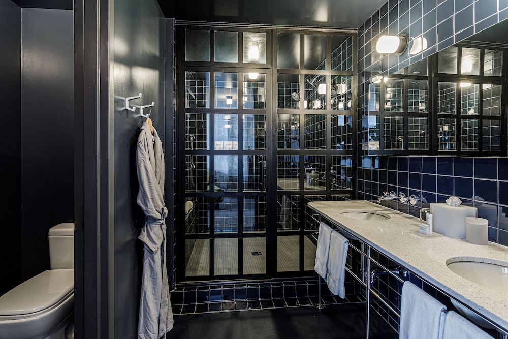 The Emily Hotel - photo 41