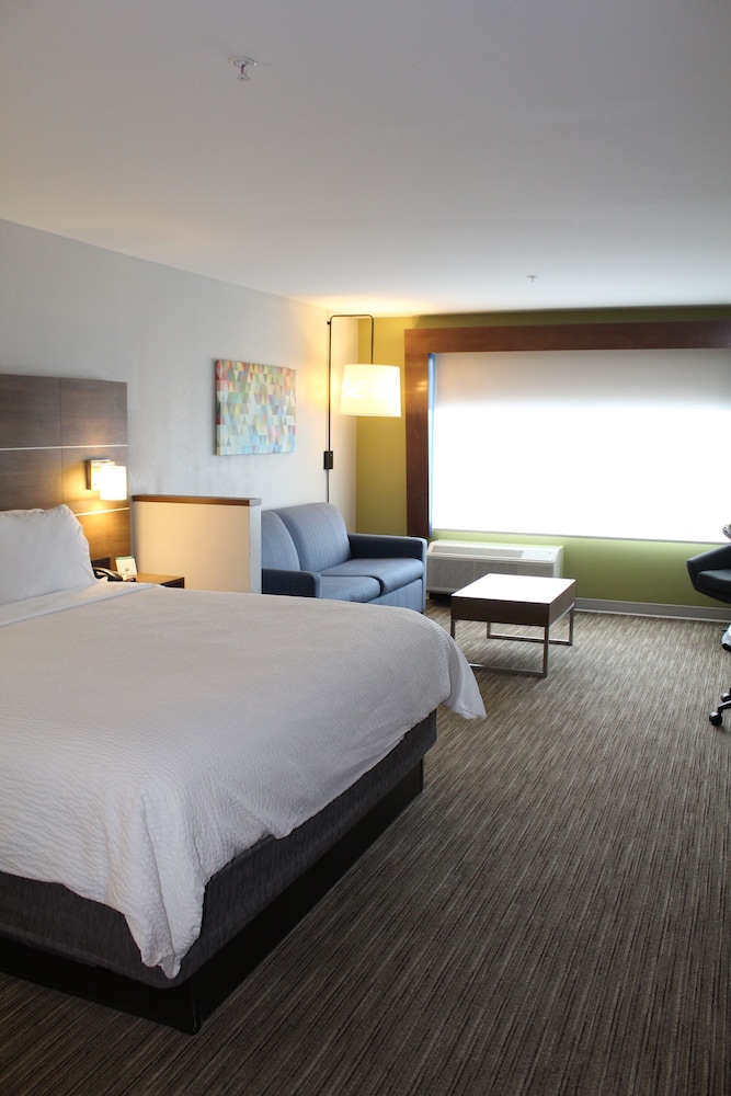 Holiday Inn Express and Suites Gettysburg by IHG - photo 21