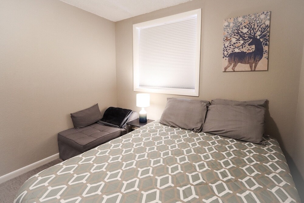 Downtown Granby Retreat & Spa - photo 3