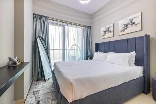 ALiving Luxury 1BR with Canal View I Near Burj Khalifa & Dubai Mall I Zada Tower 2613 — 4-Star Luxury Hotel in Dubai, United Arab Emirates