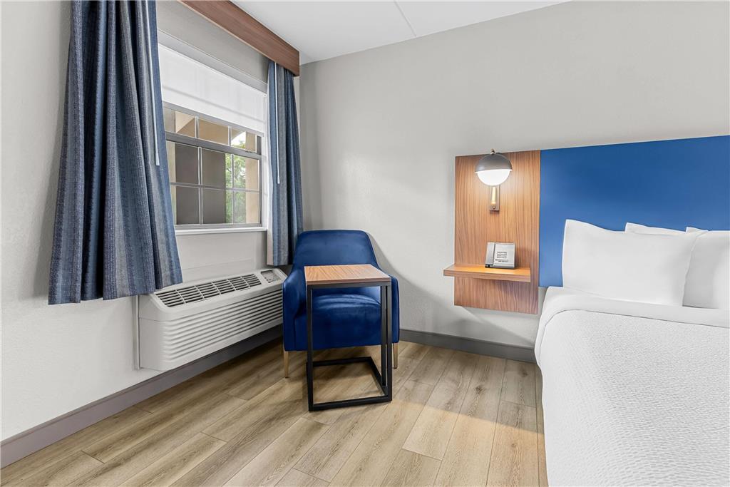 La Quinta Inn by Wyndham Huntsville Research Park - photo 26