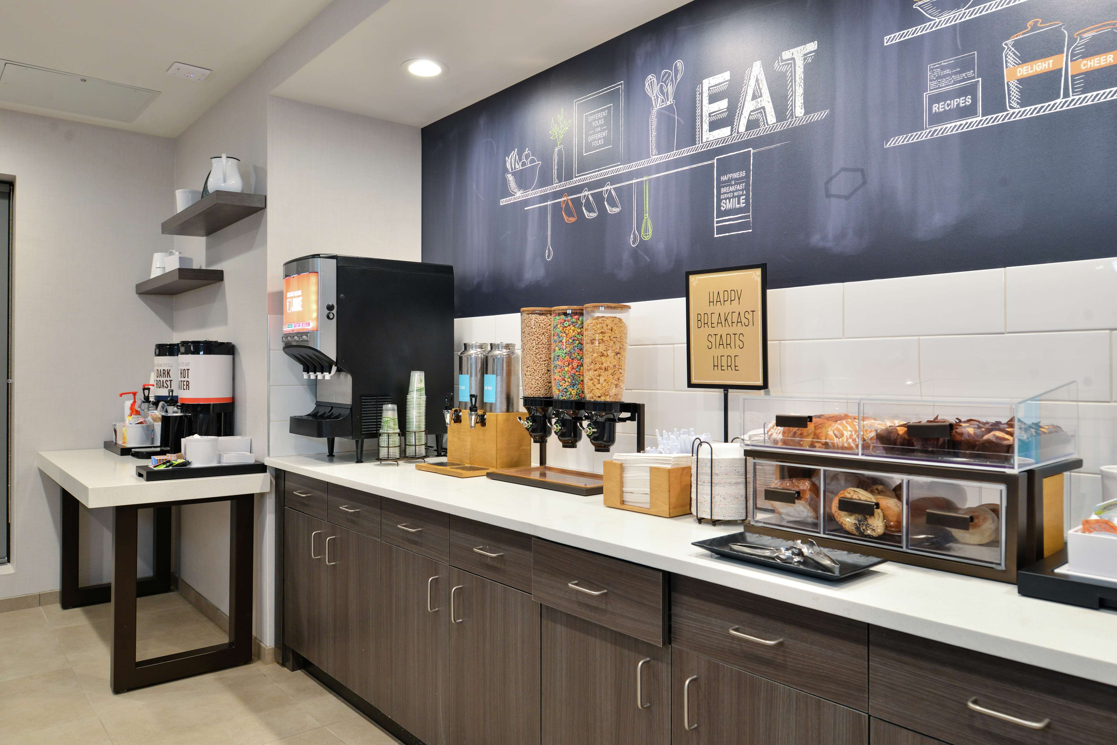 Hampton Inn Cedar Falls Downtown - photo 23
