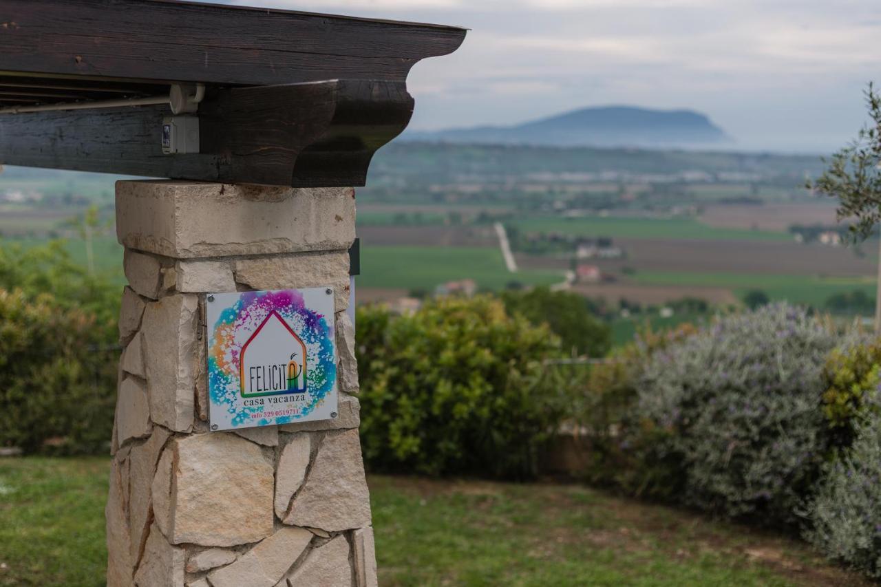 Casa Vacanza Felicita' — 4-Star Luxury Hotel in Porto Potenza Picena, Italy