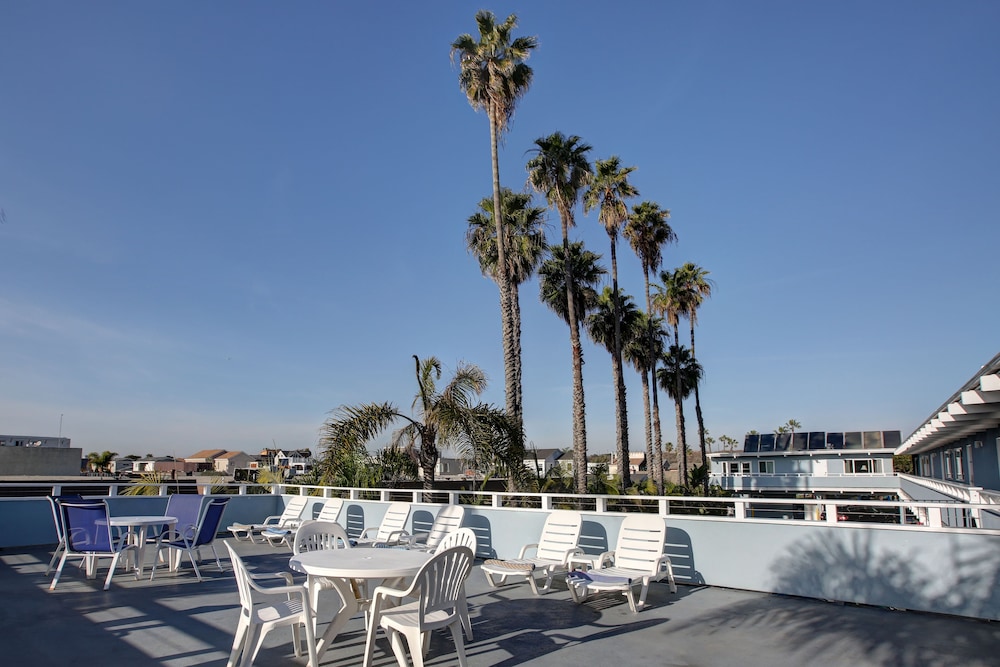 Newport Channel Inn Near Huntington State Beach - photo 35