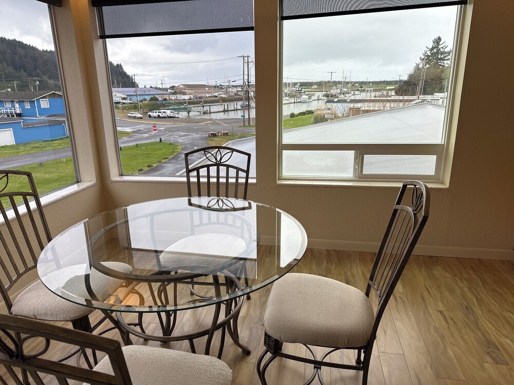 Winchester Bay Inn - photo 13