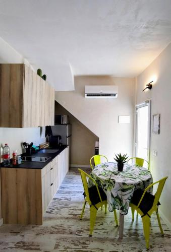 Casita Naif Estancias En Torre Del Mar a 30 Metros de la Playa in Torre Del Mar, Spain