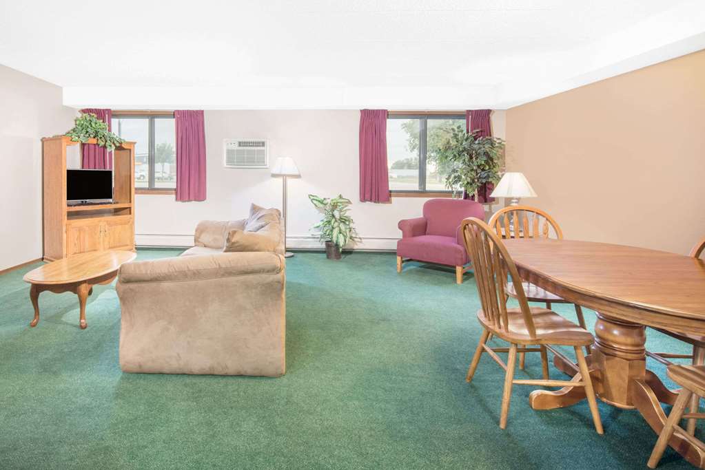 Days Inn by Wyndham Sioux Falls Airport - photo 35