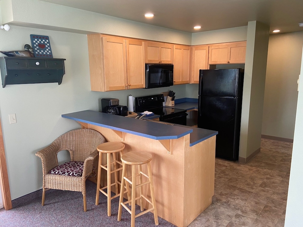Sea Breeze Court - photo 18