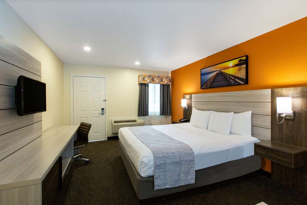 Days Inn by Wyndham Monterey Fisherman's Wharf Aquarium - photo 8