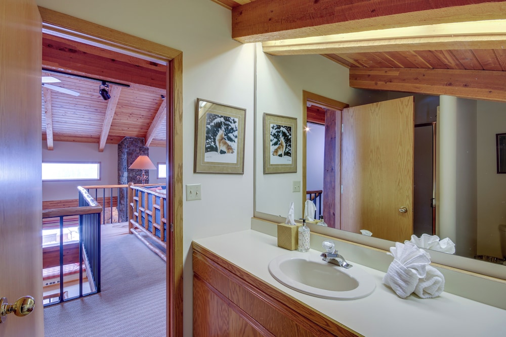 Big Sky Condo w Mountain Views 1 Mi to Resort - photo 31