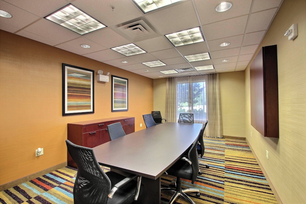 Fairfield Inn & Suites by Marriott Milwaukee Airport - photo 145