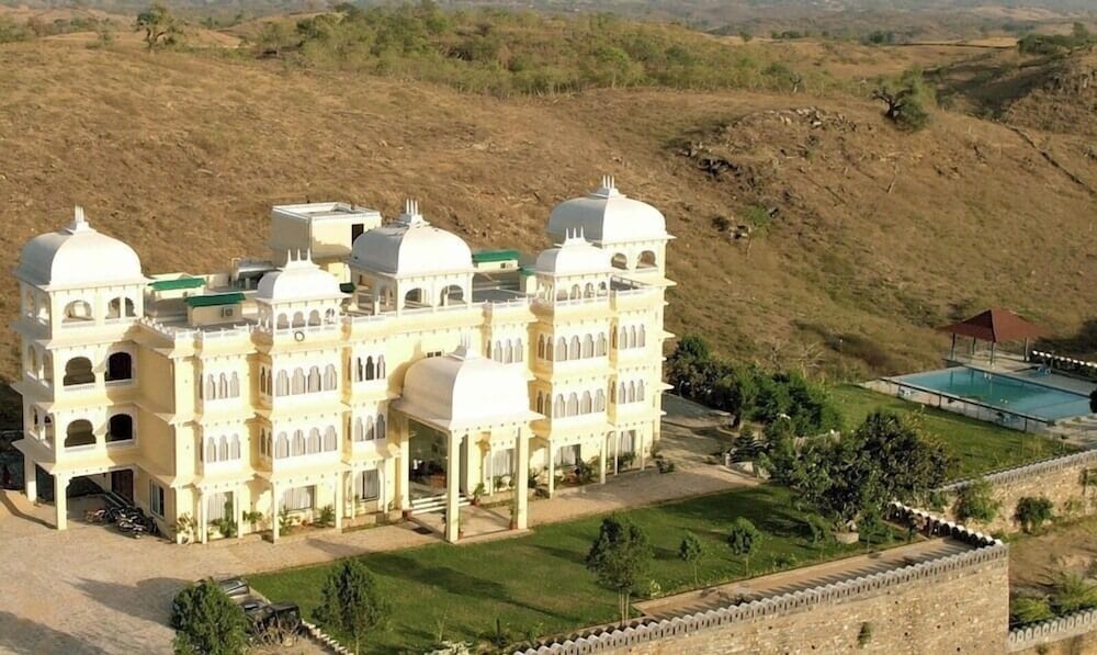 Wishotel Resort Phoenix Neergarh Palace — Sadri