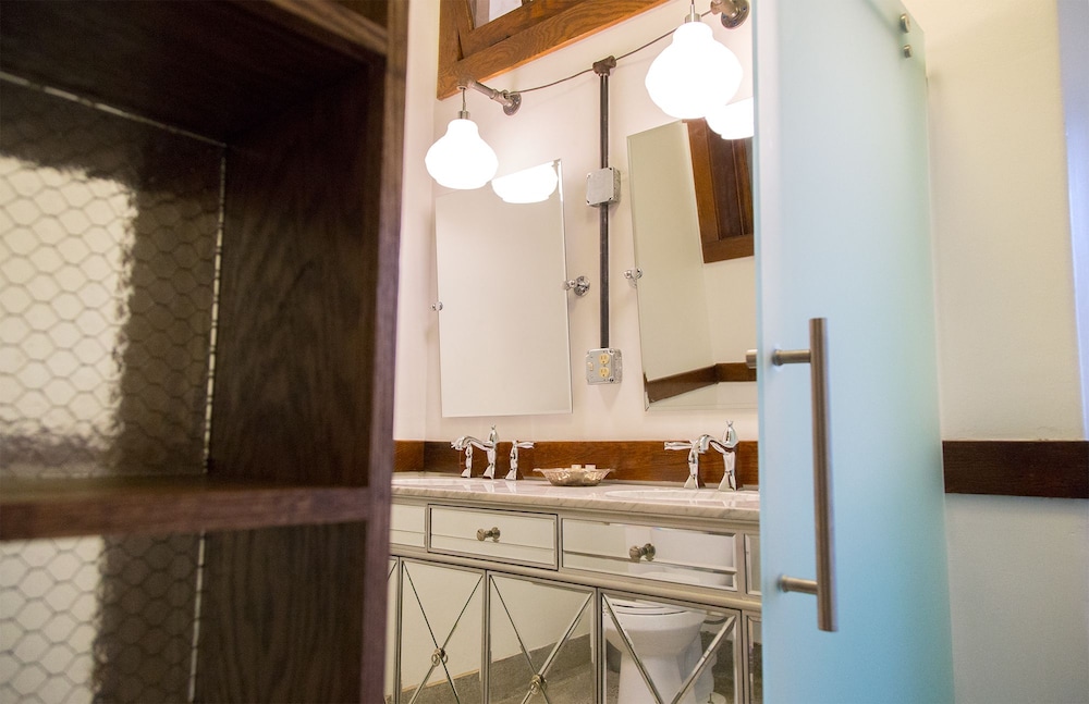School 31 Lofts at Colors Studios - photo 143
