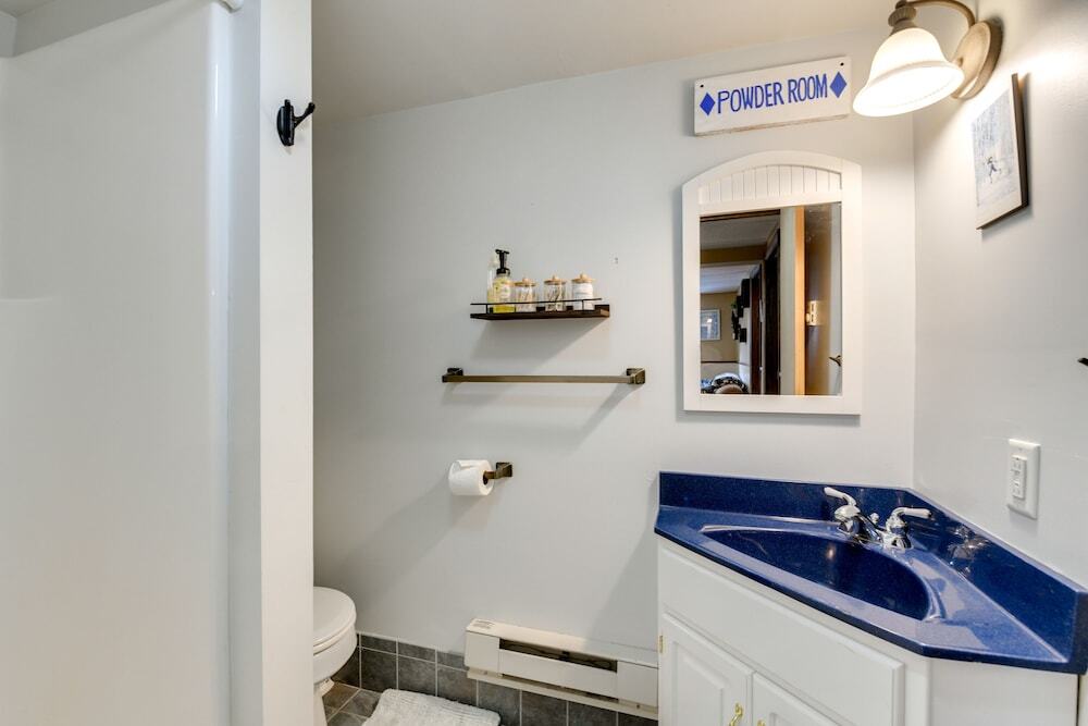 Pet friendly Home w Deck: 4 Mi to Jay Peak Resort - photo 8