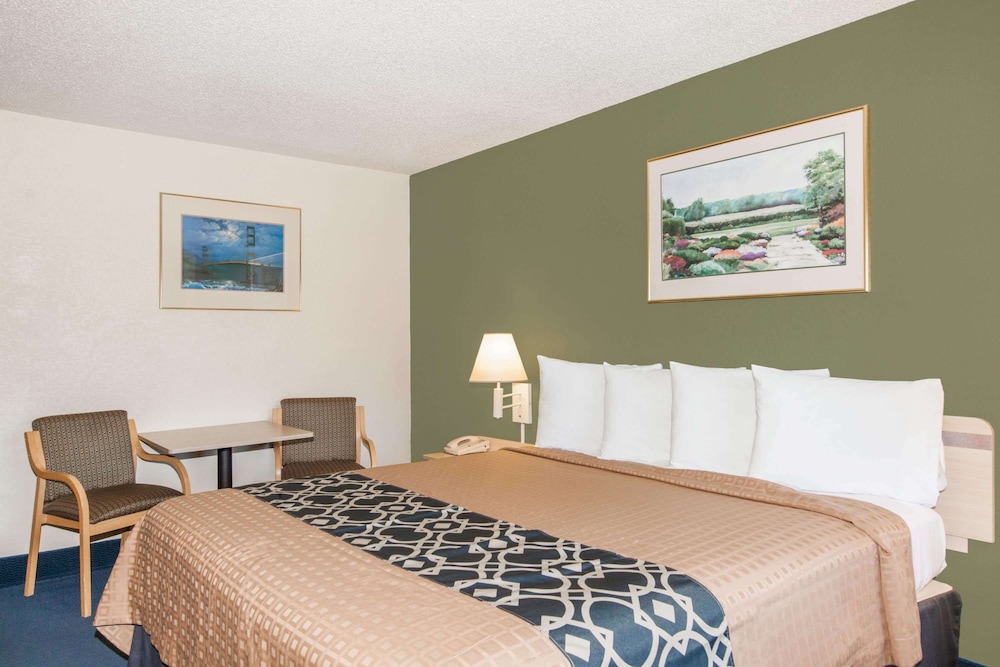 Travelodge by Wyndham Los Banos CA - photo 6