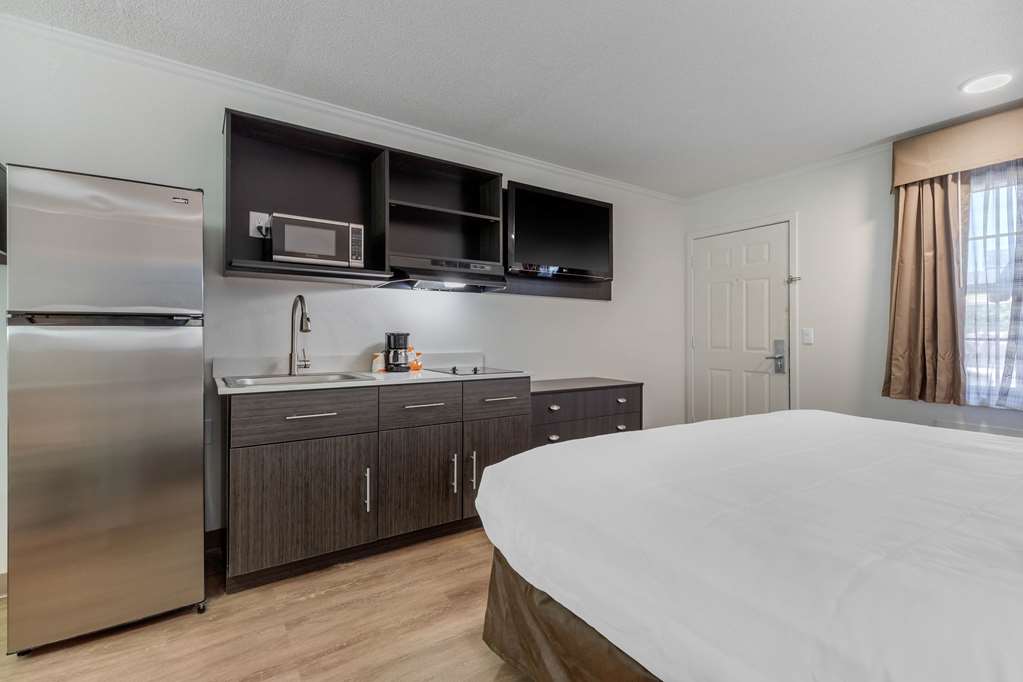 Suburban Extended Stay Hotel At The University - photo 15