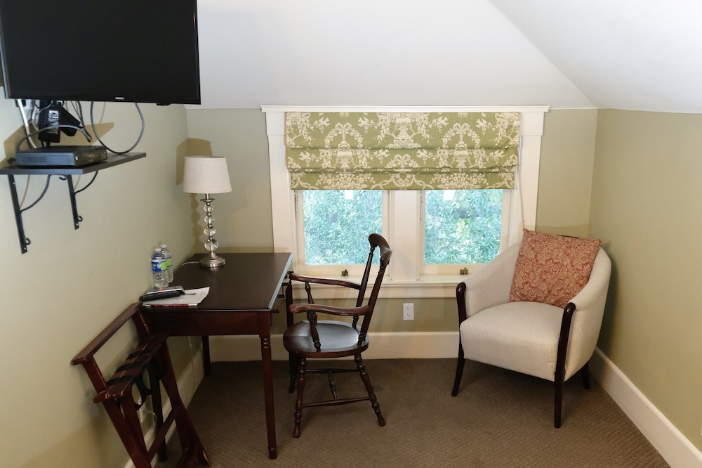 Arroyo Vista Inn - photo 49