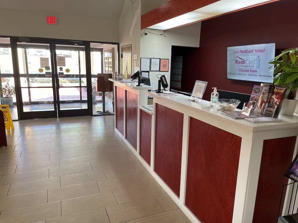 Red Roof Inn Branson - photo 3