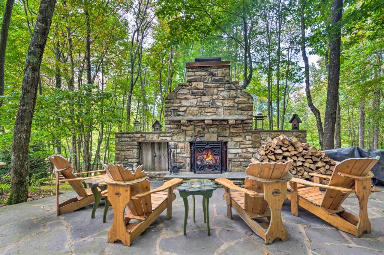 Screened Porch And 3 Decks Beech Mountain Cabin — 4-Star Luxury Hotel in Banner Elk, United States