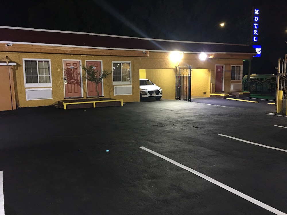 Harris Motel - photo 62