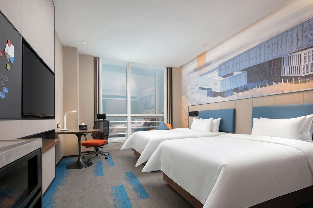 Hilton Garden Inn Wuhan Economic and Technological Development Zone — 4-Star Luxury Hotel in Wuhan, People's Republic of China