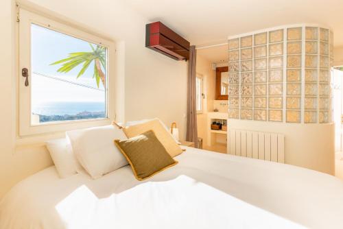 Stunning Villa Ibizenca with private pool in Sitges — 4-Star Luxury Hotel in Sitges, Spain