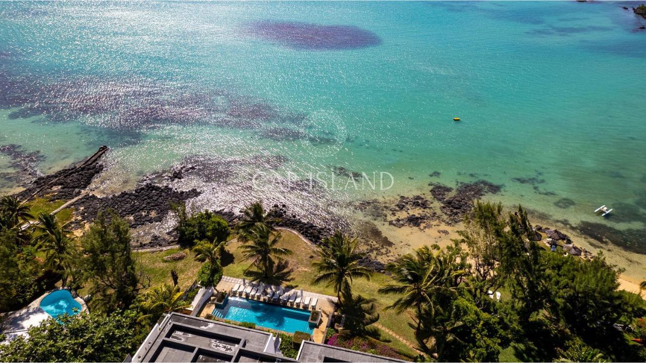 Apt sur la plage RDC vue mer plage privée — 4-Star Luxury Hotel in Cap Malheureux, Mauritius