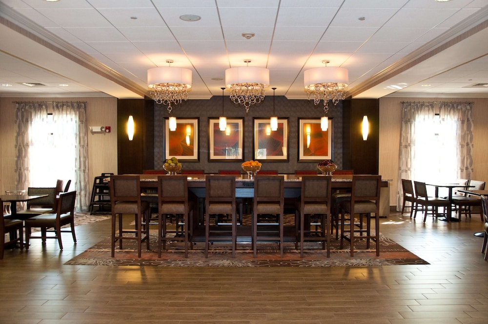 Hampton Inn Doylestown - photo 3