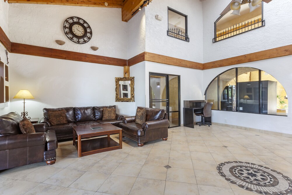 Quality Inn Phoenix Scottsdale West - photo 4