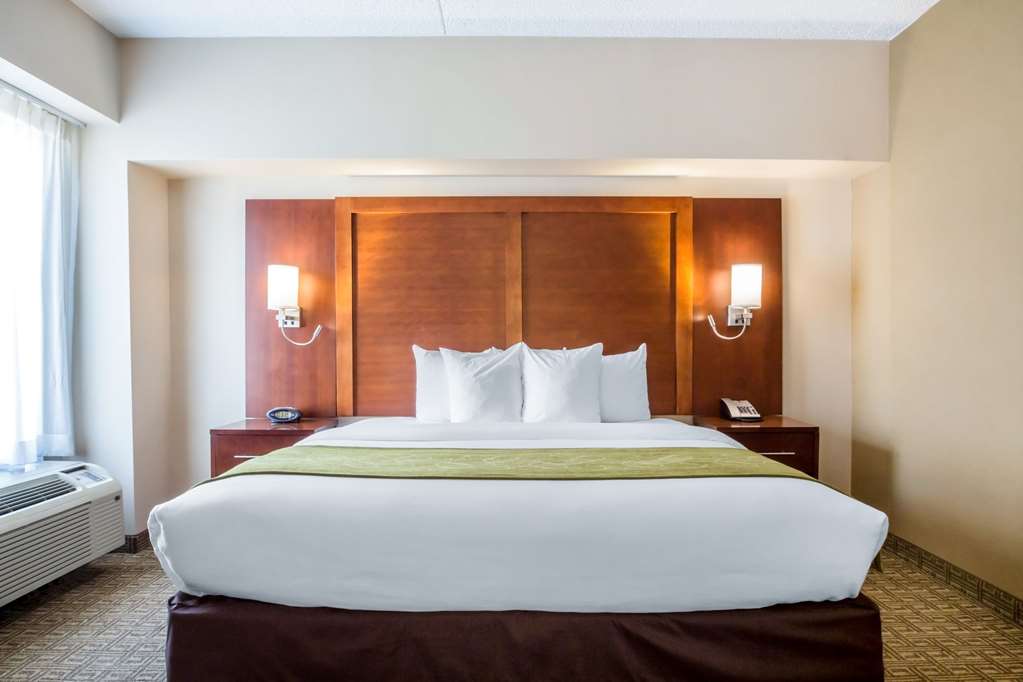Comfort Suites at Woodbridge - photo 27