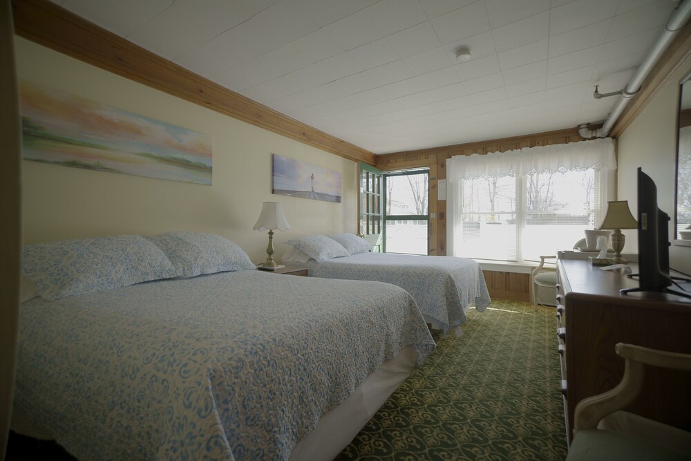 Betty Doon Hotel - photo 101