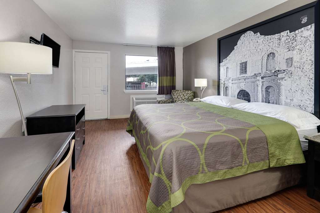 Super 8 by Wyndham San Antonio Pearl District Downtown - photo 14