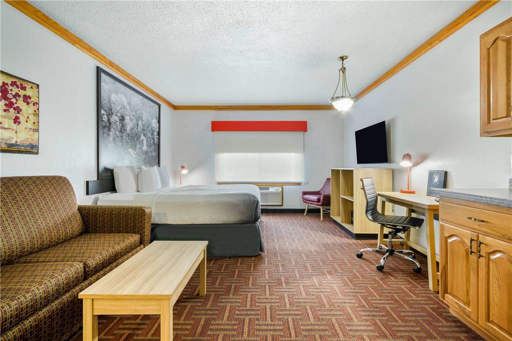Super 8 by Wyndham Eveleth - photo 29