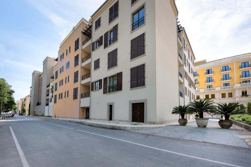Porto Montenegro Tara 302 — 4-Star Luxury Hotel in Tivat, Montenegro