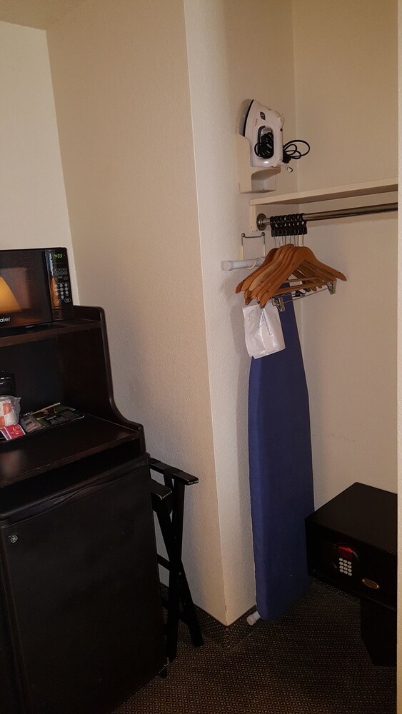 Quality Inn & Suites Hotel West Chester - photo 6