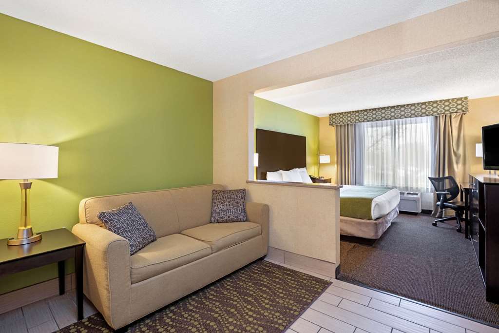 La Quinta Inn & Suites by Wyndham Boise Airport - photo 33