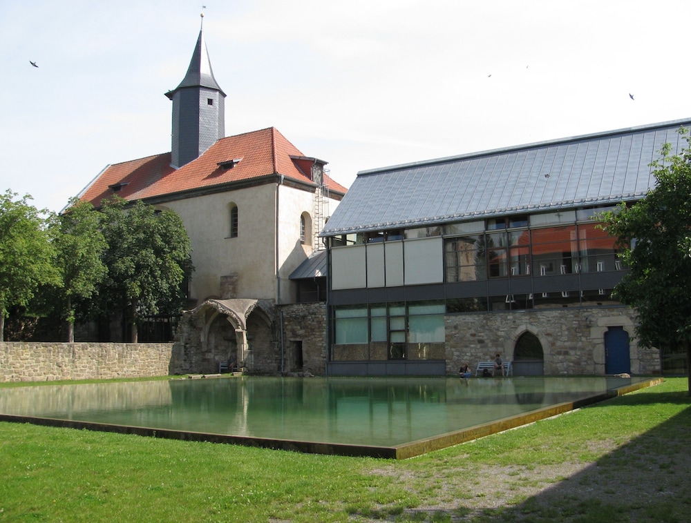 Kloster Volkenroda - carbon neutral hotel in Korner