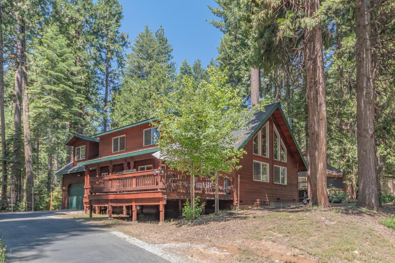 Wolf Den in Arnold, United States