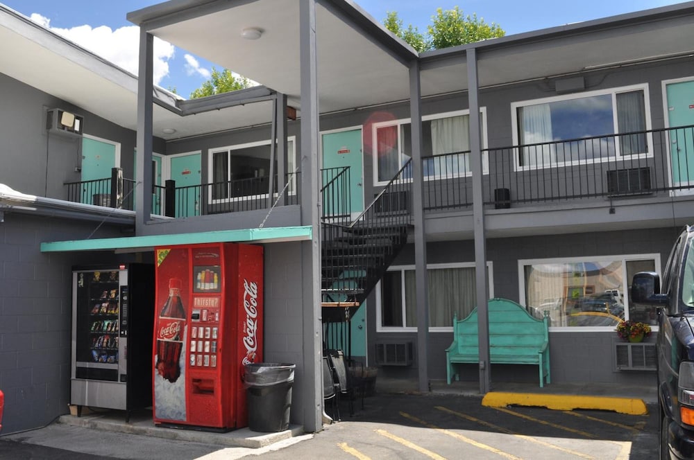 Budget Inn Express Downtown Helena - photo 20