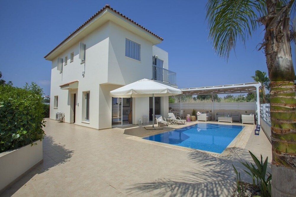 Villa Posidonas 3 — 4-Star Luxury Hotel in Protaras, Cyprus