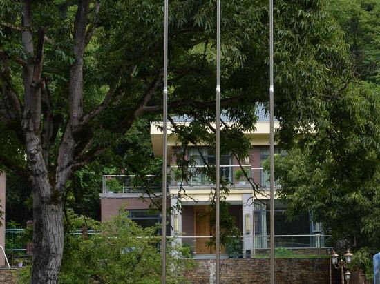 Lianhuazhuang Jade Hotel in Zhamog, People's Republic of China