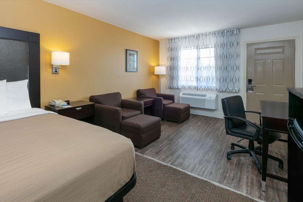 Days Inn by Wyndham Granbury - photo 27