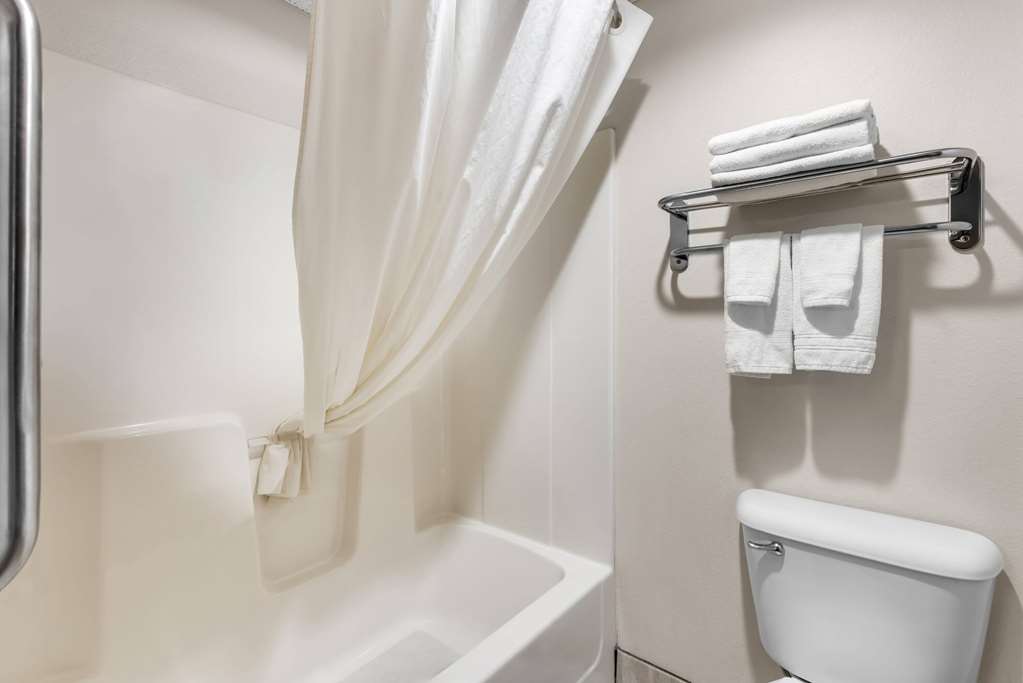 Super 8 by Wyndham Oelwein - photo 14