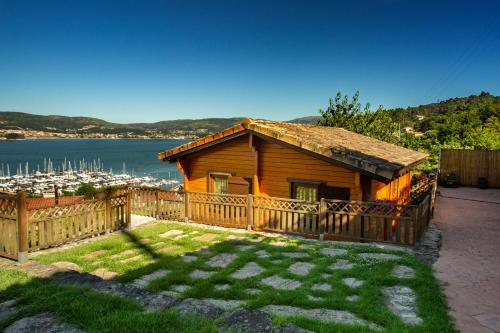 Apartamentos Cobres Rural — 4-Star Luxury Hotel in Moana, Spain