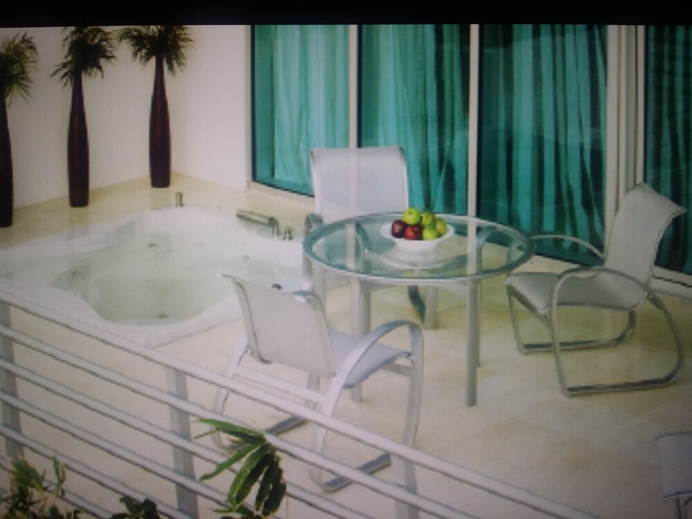 Sobe Ocean Drive Suites - photo 9