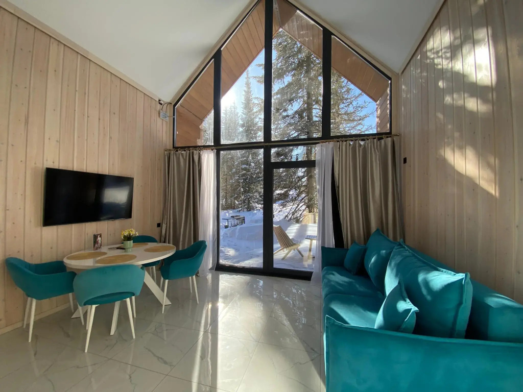 Gatsby lounge hotel in Sheregesh, Russia