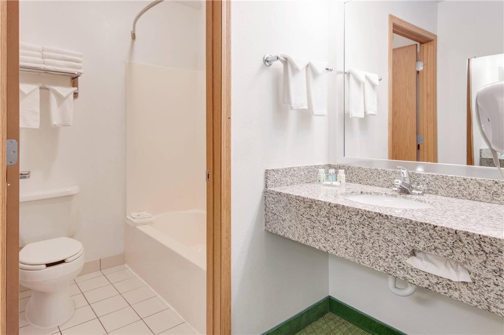Quality Inn Belgrade Bozeman Yellowstone Airport - photo 20