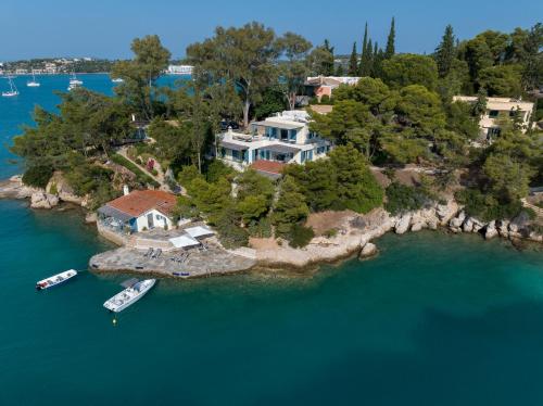 Villa Santa Maria — 4-Star Luxury Hotel in Porto Cheli, Greece