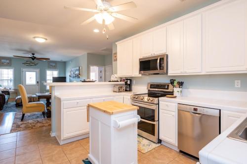 Nemo's Place by Oak Island Accommodations - photo 26