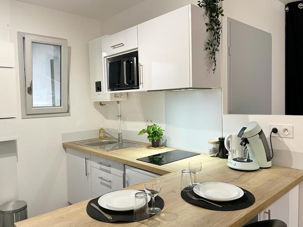 Le Chic Parking Exterieur Fibre Calme in Mont-De-Marsan, France